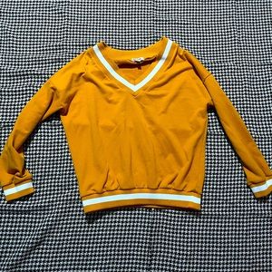 Wild Honey Mustard Yellow Crew neck Sweater. Women’s size Medium.